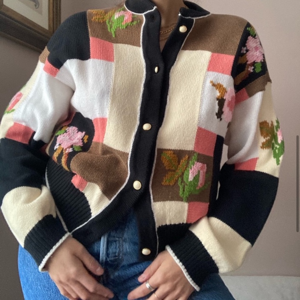 SOLD Vintage granny floral knit cardigan